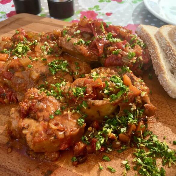 Gemarineerde tomatensalade met buffelmozzarella, superlekker! BBQBuddiez